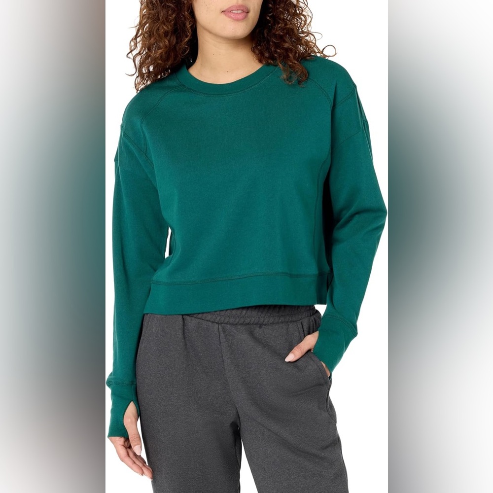 NWT- After Class Crop Sweatshirt with Thumb Holes in Green Size Large